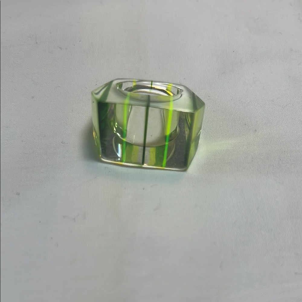 Green resin ring